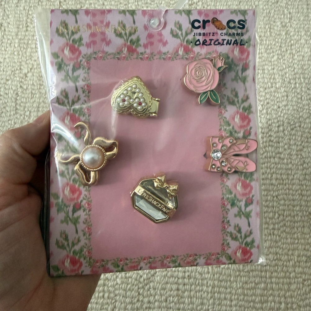 CROCS Pink & Gold Floral Jibbitz Charm Set